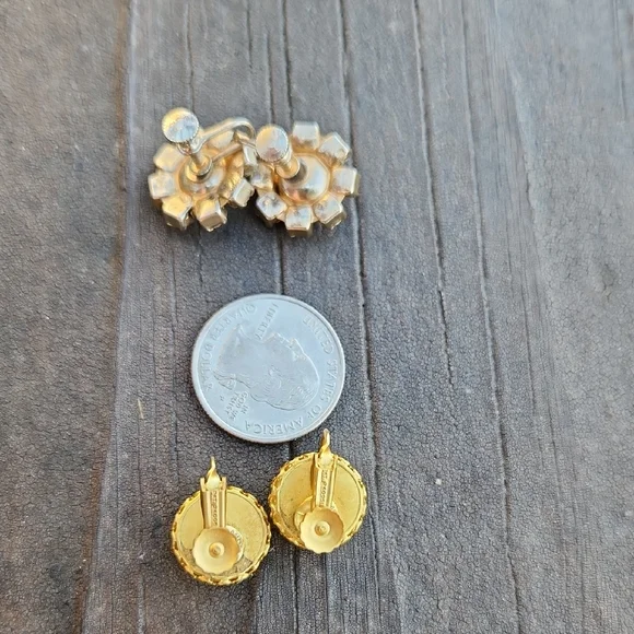 Vintage Earrings - Picture 2 of 5